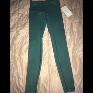 Lululemon leggings; Wonder Under Part III; Size 4